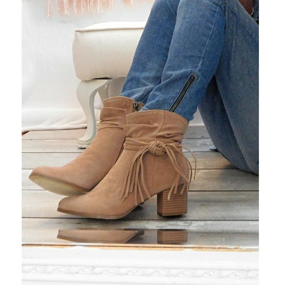 *2 LEFT* SZ 5.5 & 6 NIB-SUEDE ANKL BOOTS w/ FRINGE - Picture 5 of 8